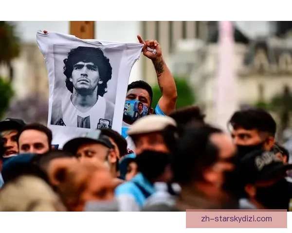 球迷唱马拉多纳之歌我倍感荣幸